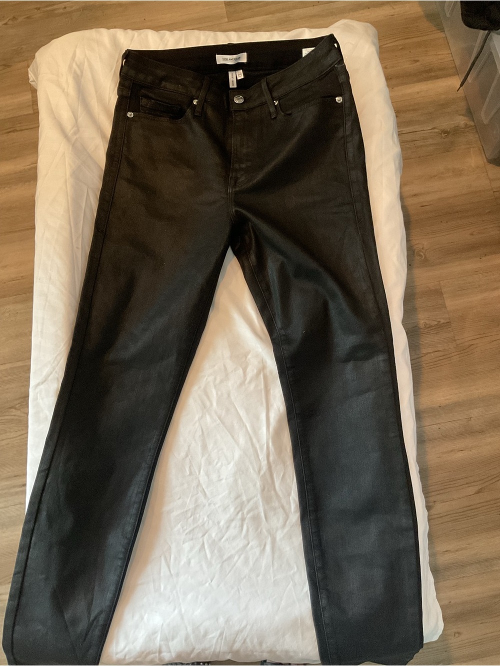 Good American Black Coated Skinny Jeans - Sleek Finish